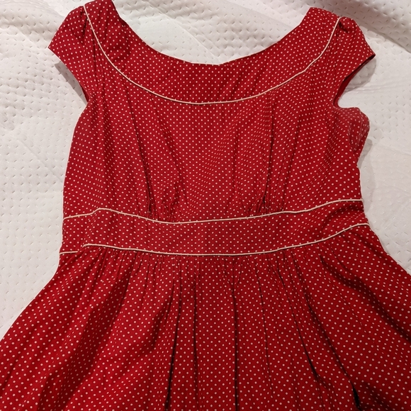 50's style red and white polkadot dress with pockets - Picture 3 of 8